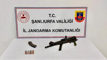 Akçakale’de Ruhsatsız Silah Operasyonu: Kalaşnikof Ele Geçirildi