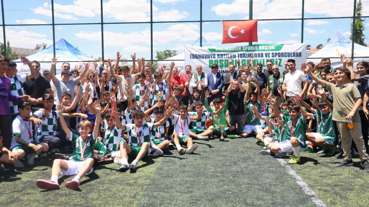 “Bağımsızlık Sporla Başlar” Futbol Turnuvası Sona Erdi