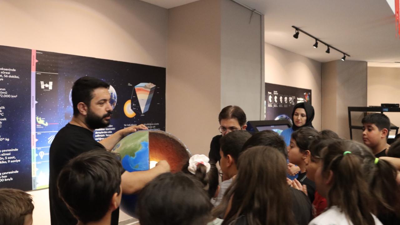 Battani Bilim Merkezi Geleceğin Kaşiflerine Kapılarını Açıyor