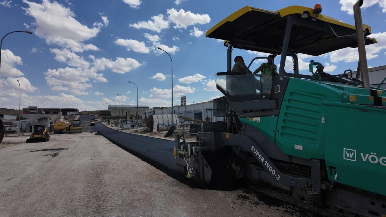 Büyükşehir, Mobilyacılar Sitesinde Asfaltlama Çalışması Gerçekleştirdi