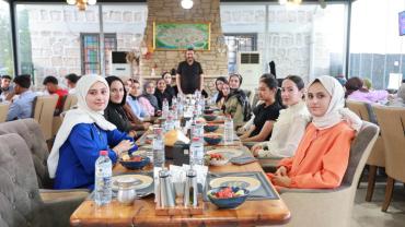 Harran'da Sınav Öncesi YKS Öğrencilerine MORAL Yemeği Verildi