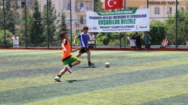 Okullar Arası Futbol Turnuvası Devam Ediyor