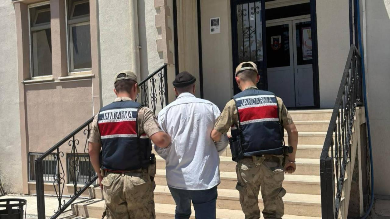 Şanlıurfa'da Hakkında 8 Yıl 4 Ay Hapis Cezası Bulunan Firari Yakalandı