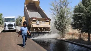 Büyükşehir, Viranşehir'de 9 Kilometrelik Grup Yolunu Yeniledi