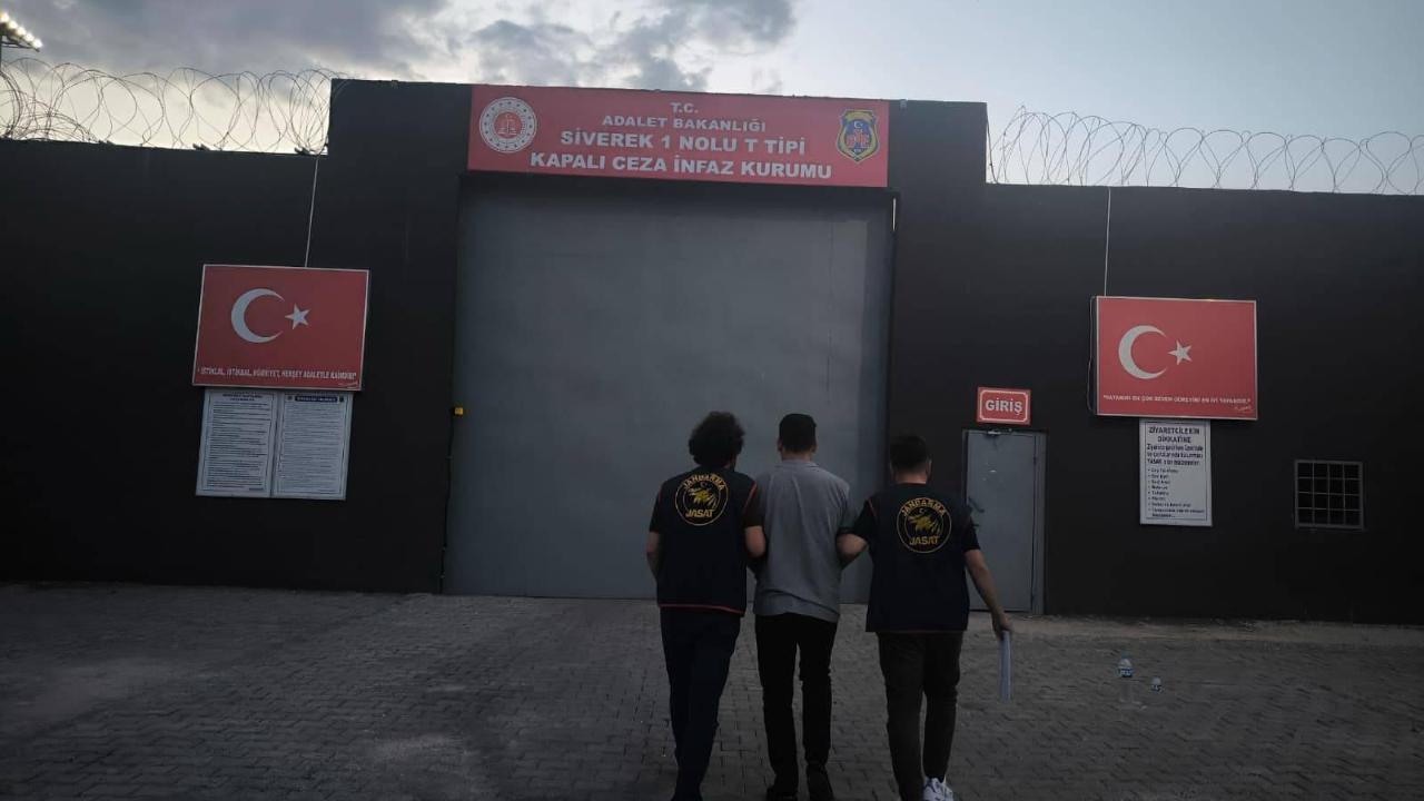 Şanlıurfa'da 18 Yıl Hapis Cezası Bulunan Dolandırıcılık Hükümlüsü Yakalandı