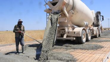 Üç İlçeyi Birbirine Bağlayan 17 Kilometrelik Güzergâhta Beton Yol Çalışmaları Sürüyor
