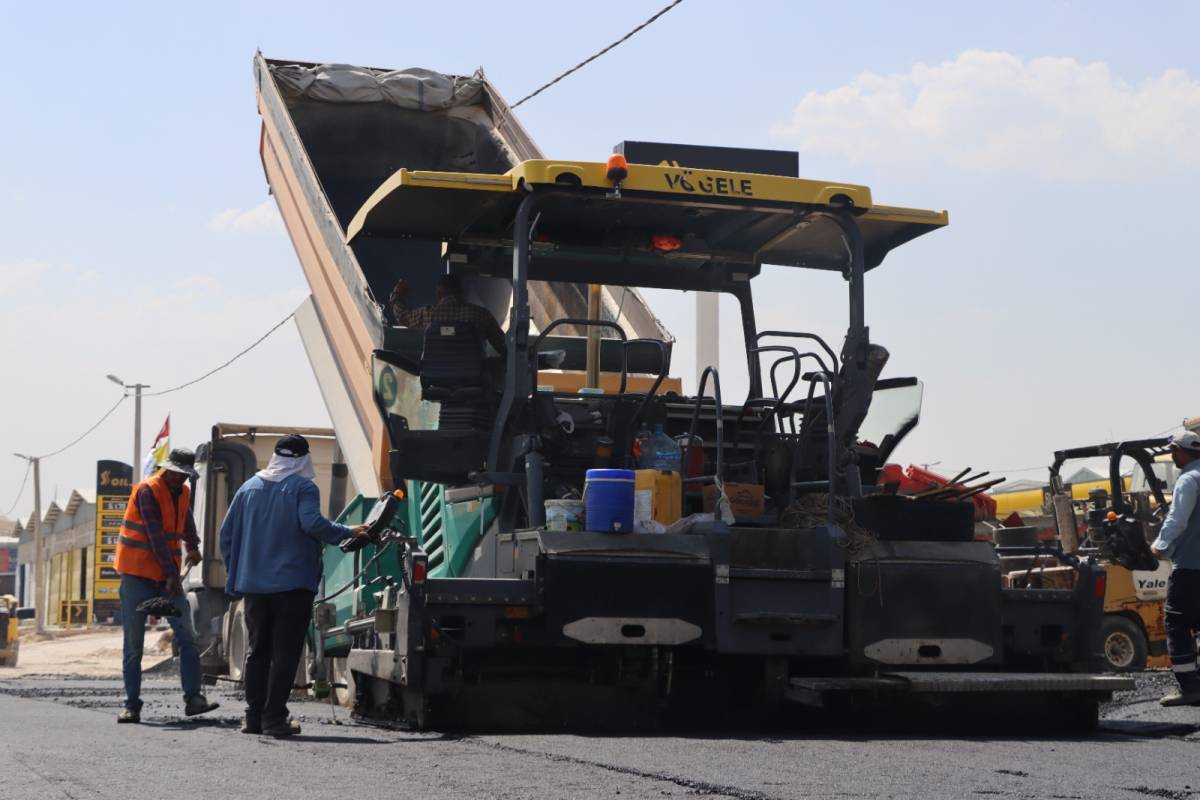Büyükşehir’in Asfalt Çalışması Esnafın Yüzünü Güldürdü
